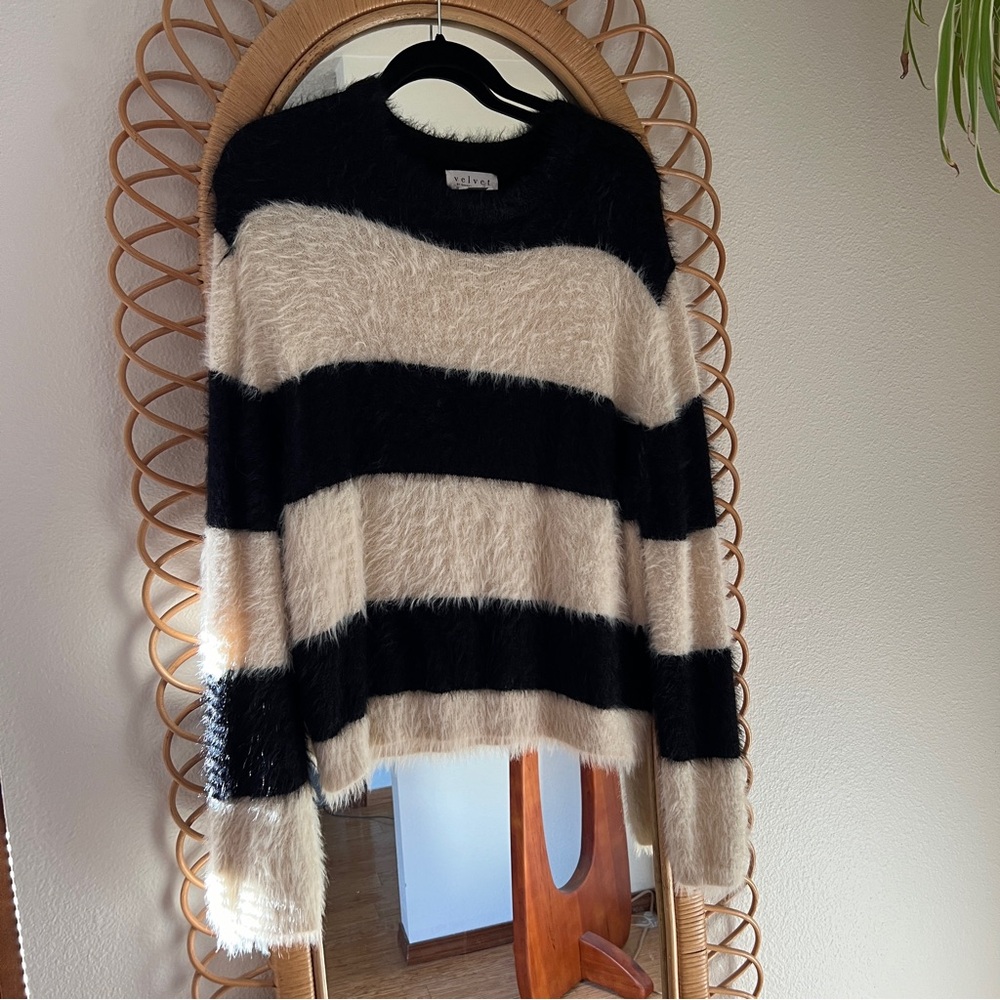 Velvet Gianna Sweater size XL